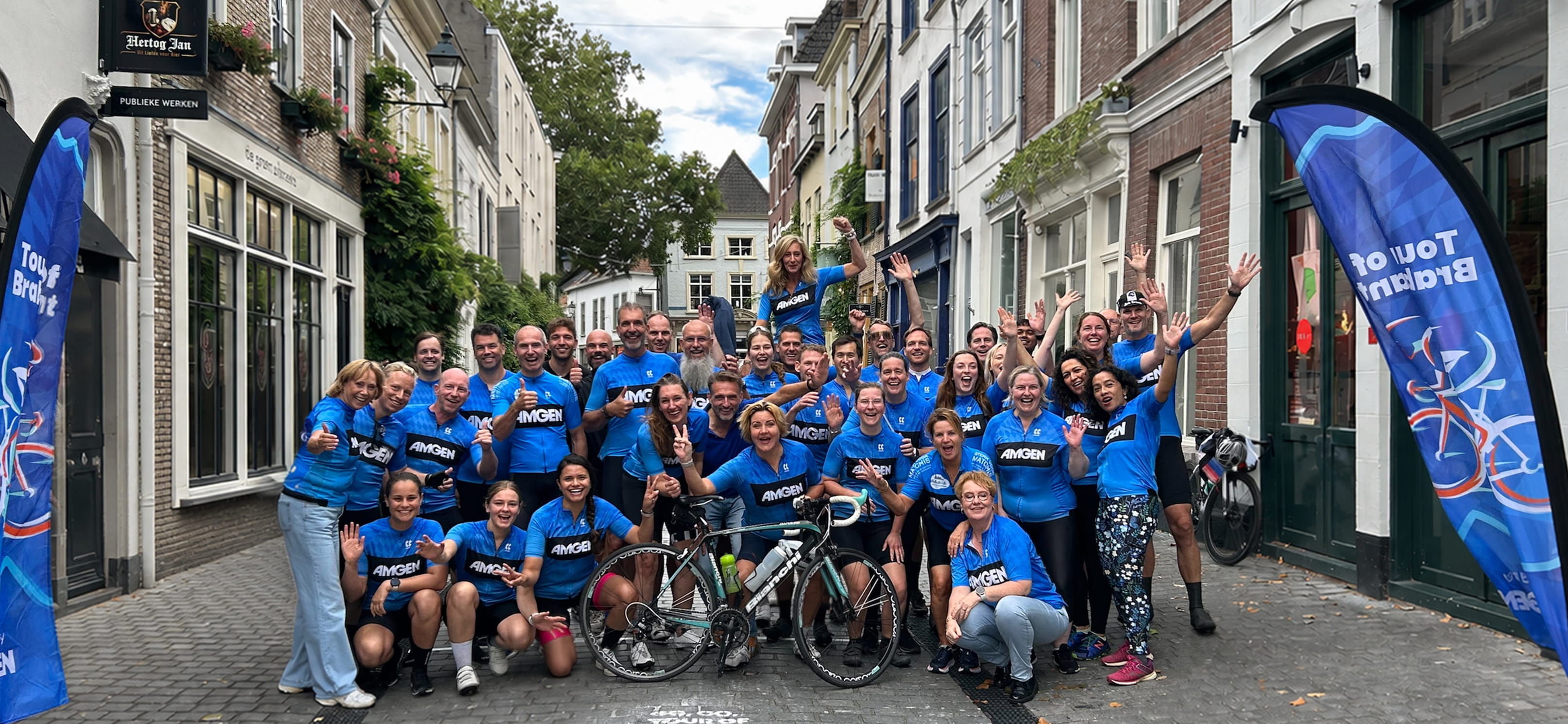 Groepsfoto fietsers Tour of Brabant 2026